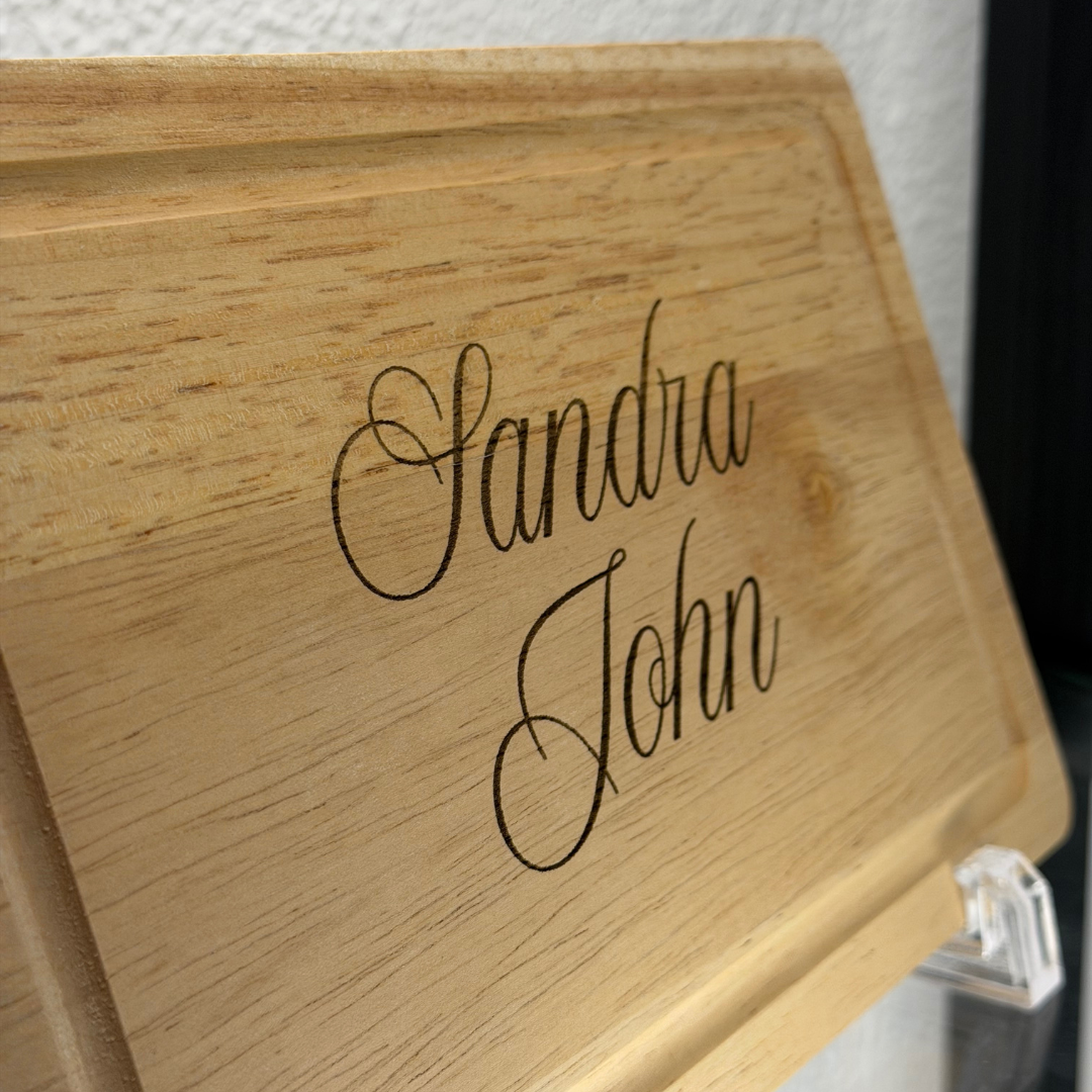 Personalised Wooden Chopping Board – Custom Engraved Name Design